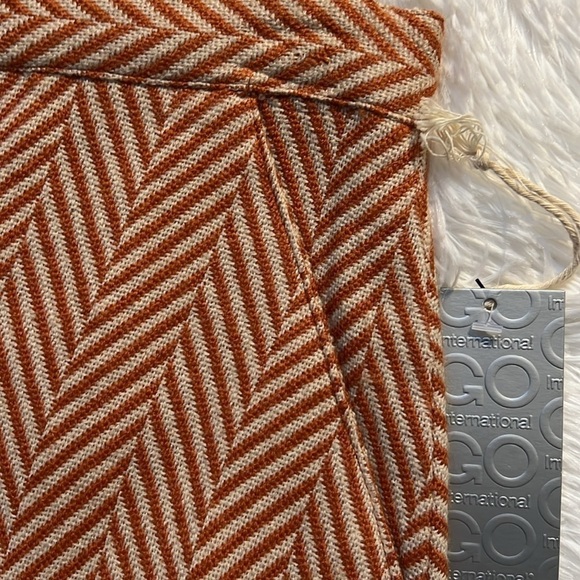 TUCKER FOR TARGET Orange/Cream Acrylic/Wool Blend Pencil Skirt, Size 7, NWT. - Picture 4 of 7